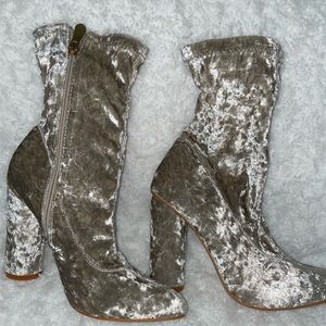 Size 8 FashionNova beige heel booties